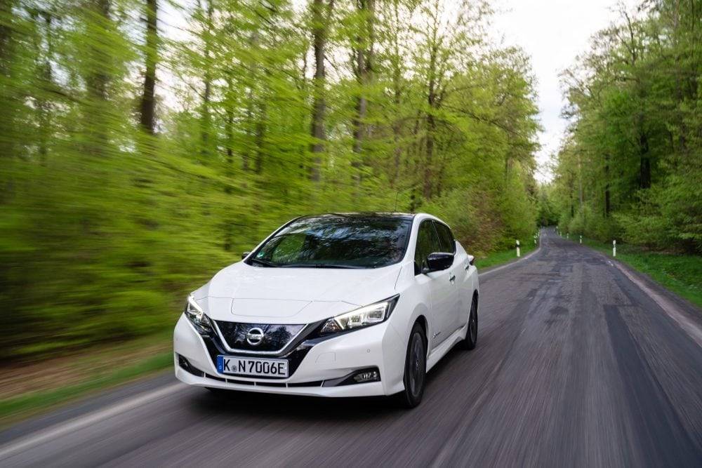 Nissan Leaf auf der Landstraße