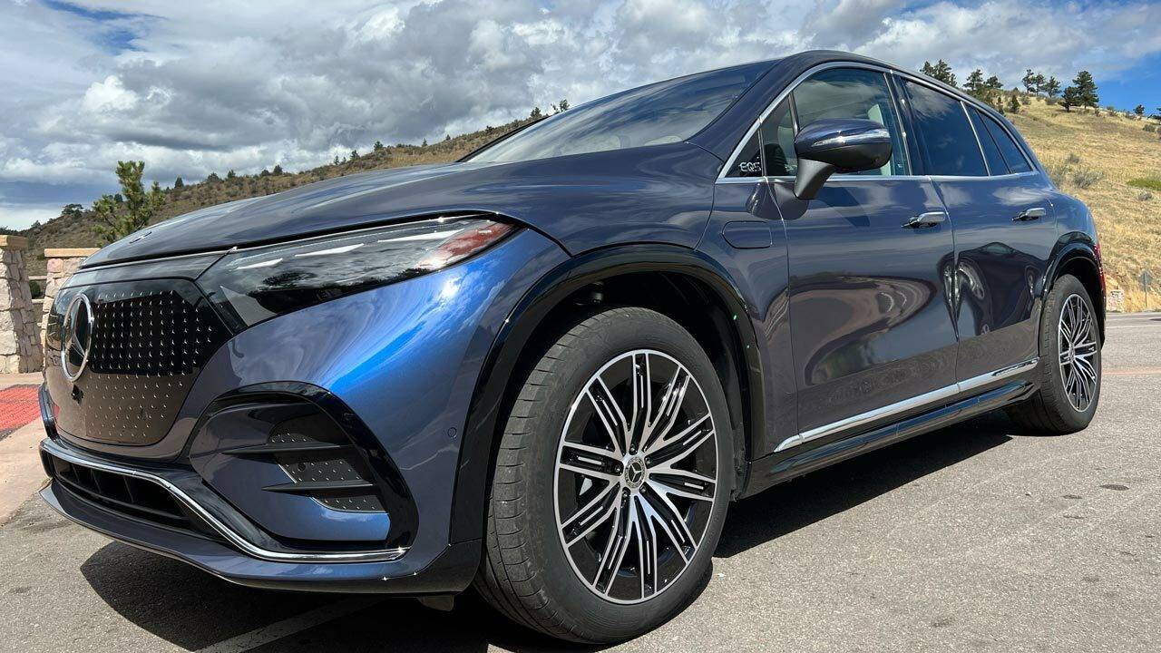 MB EQS SUV