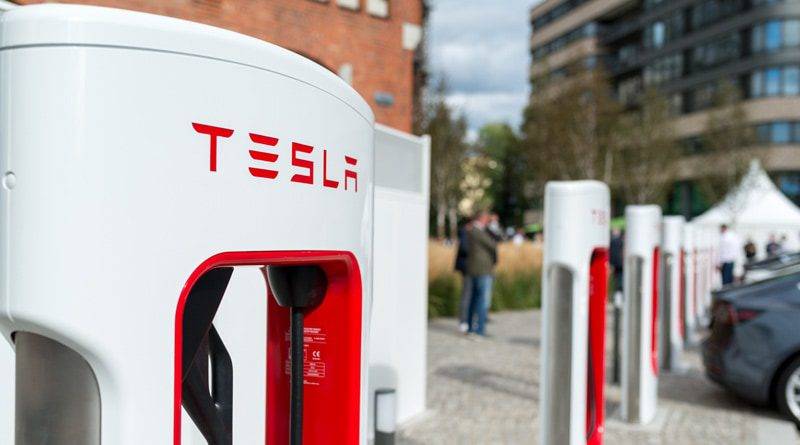 Tesla Supercharger Euref