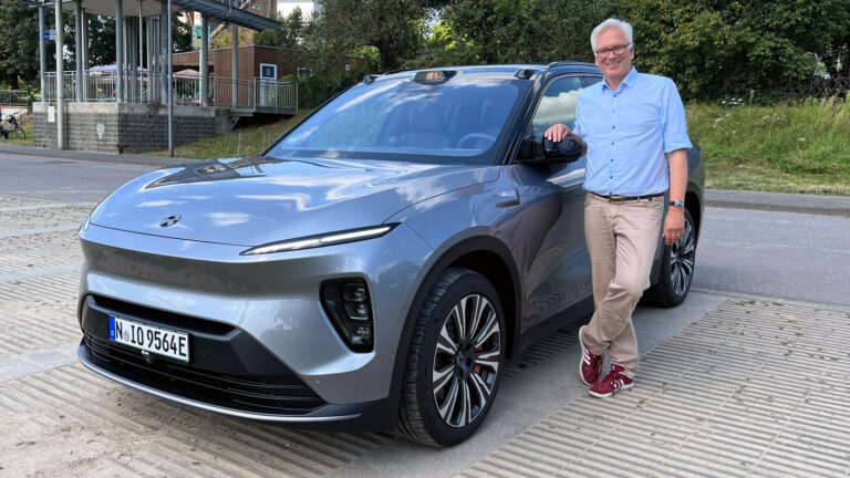 Nio EL8