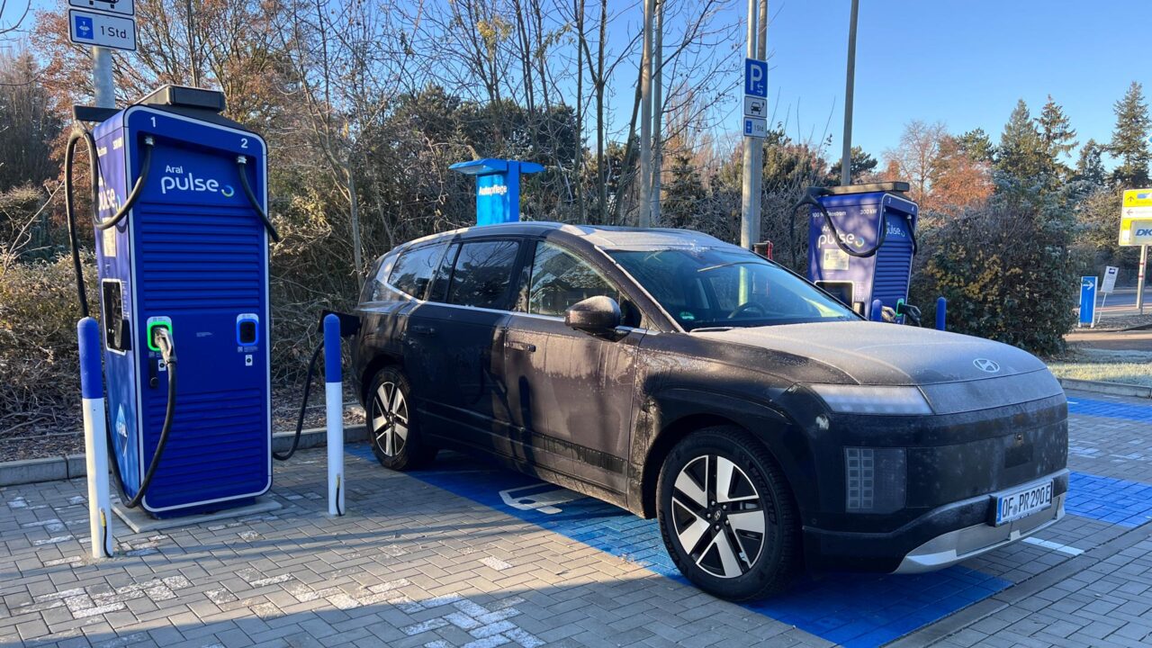 Aral Pulse laden mit Hyundai Ioniq 9