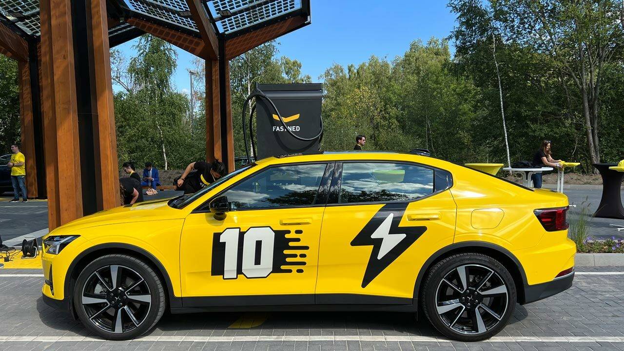 Fastned Ladepark West Polestar 2