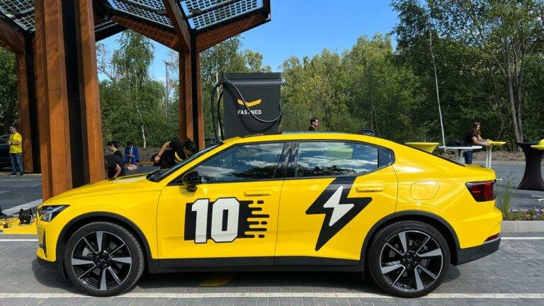 Fastned Ladepark West Polestar 2