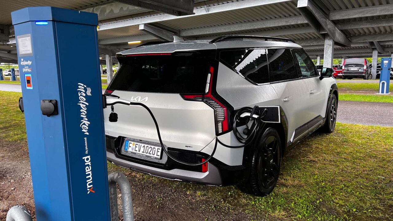 Kia EV 9 AC laden