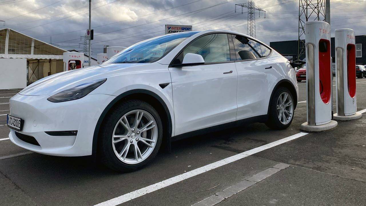 Tesla Supercharger eichrechtskonform